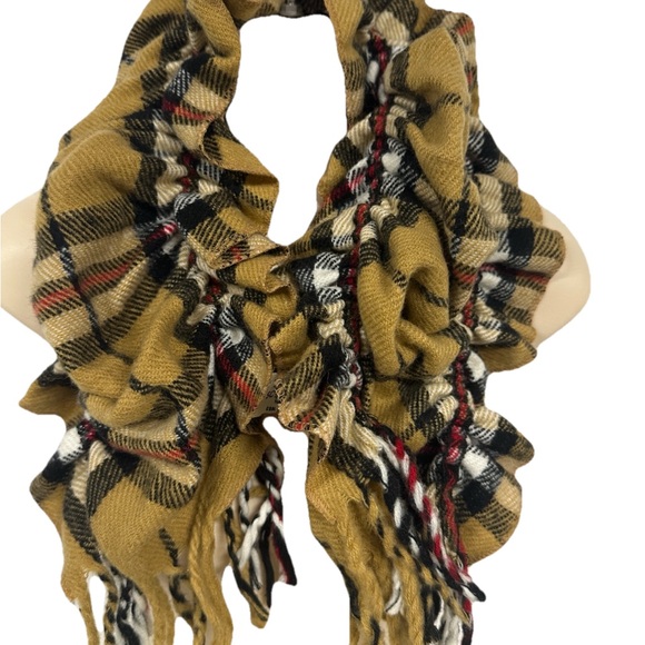 House Of Scotland Ruffle Scarf - Picture 2 of 6
